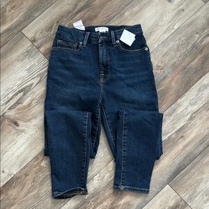 NWT Good Legs Good American Skinny jeans
